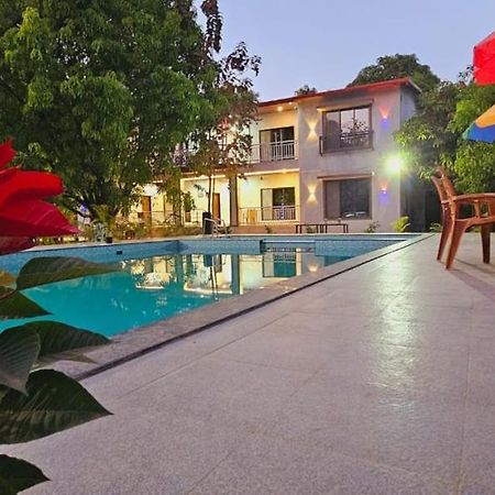 Riverland Farm And Resort Karjat Exteriör bild