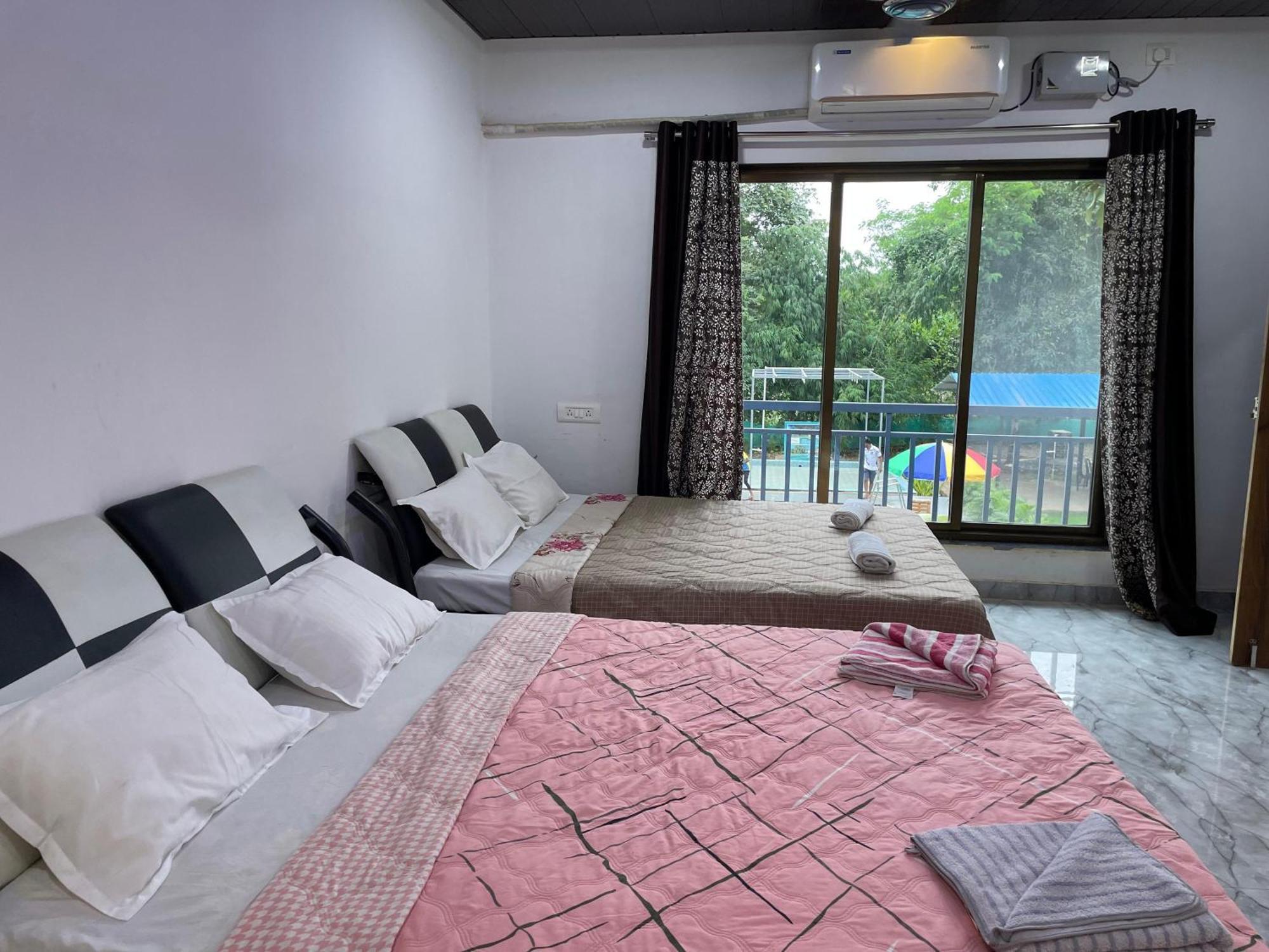 Riverland Farm And Resort Karjat Exteriör bild