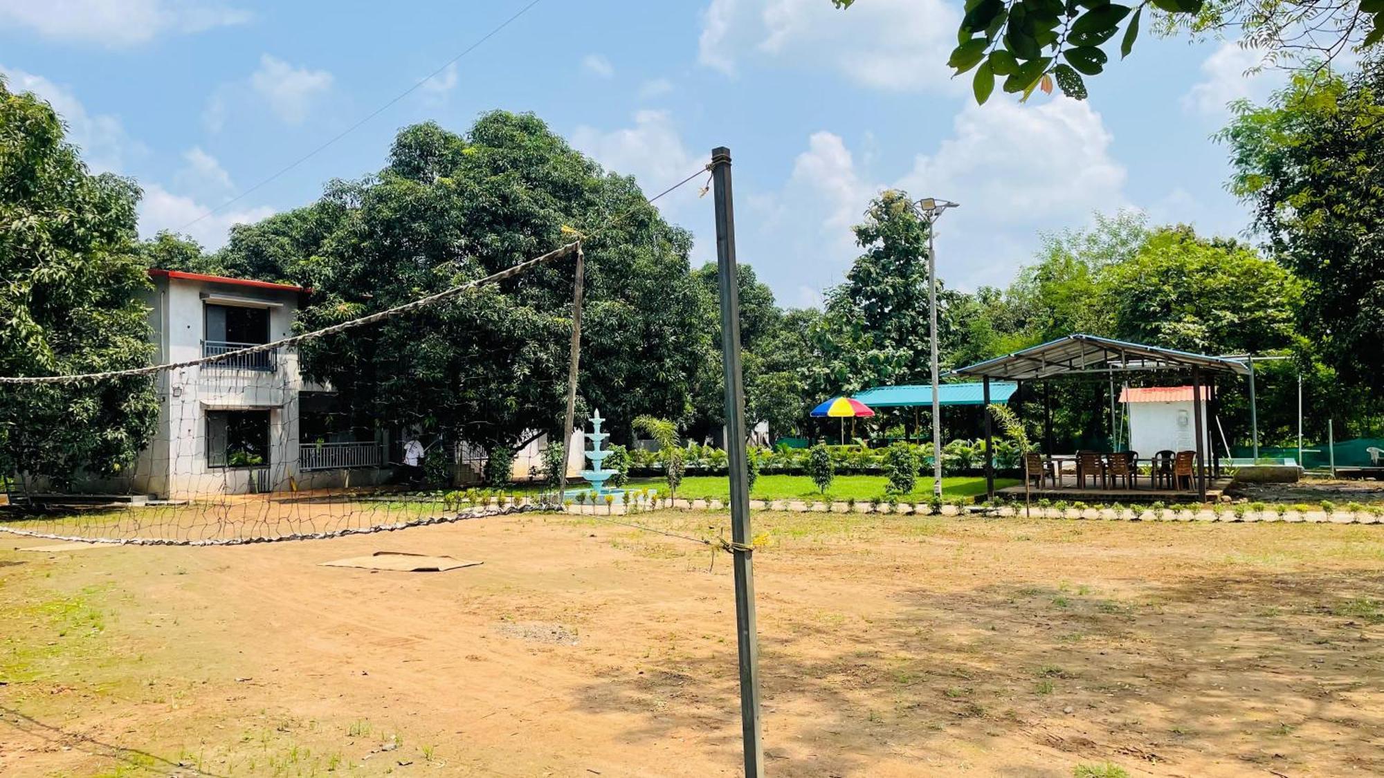 Riverland Farm And Resort Karjat Exteriör bild