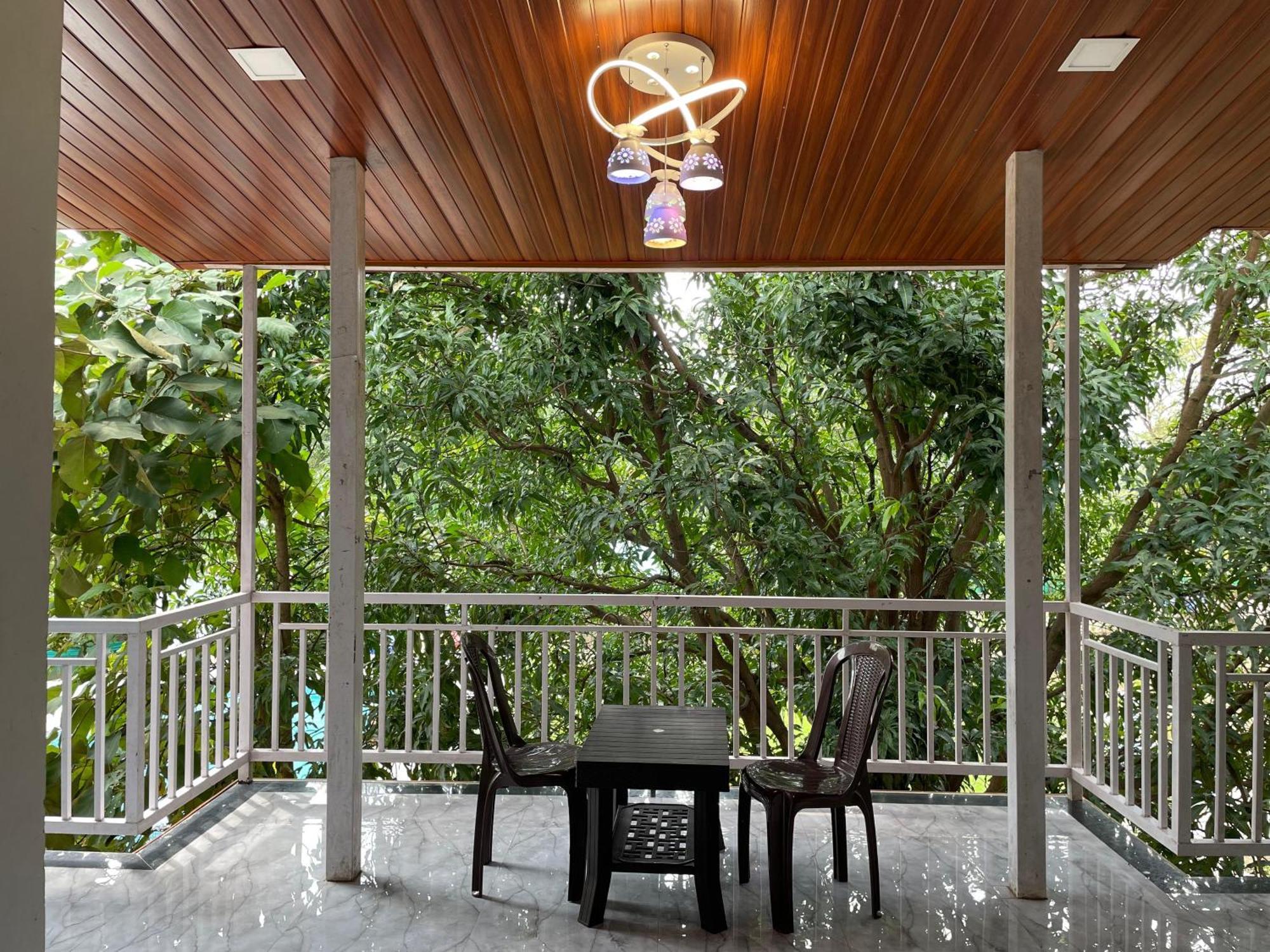 Riverland Farm And Resort Karjat Exteriör bild