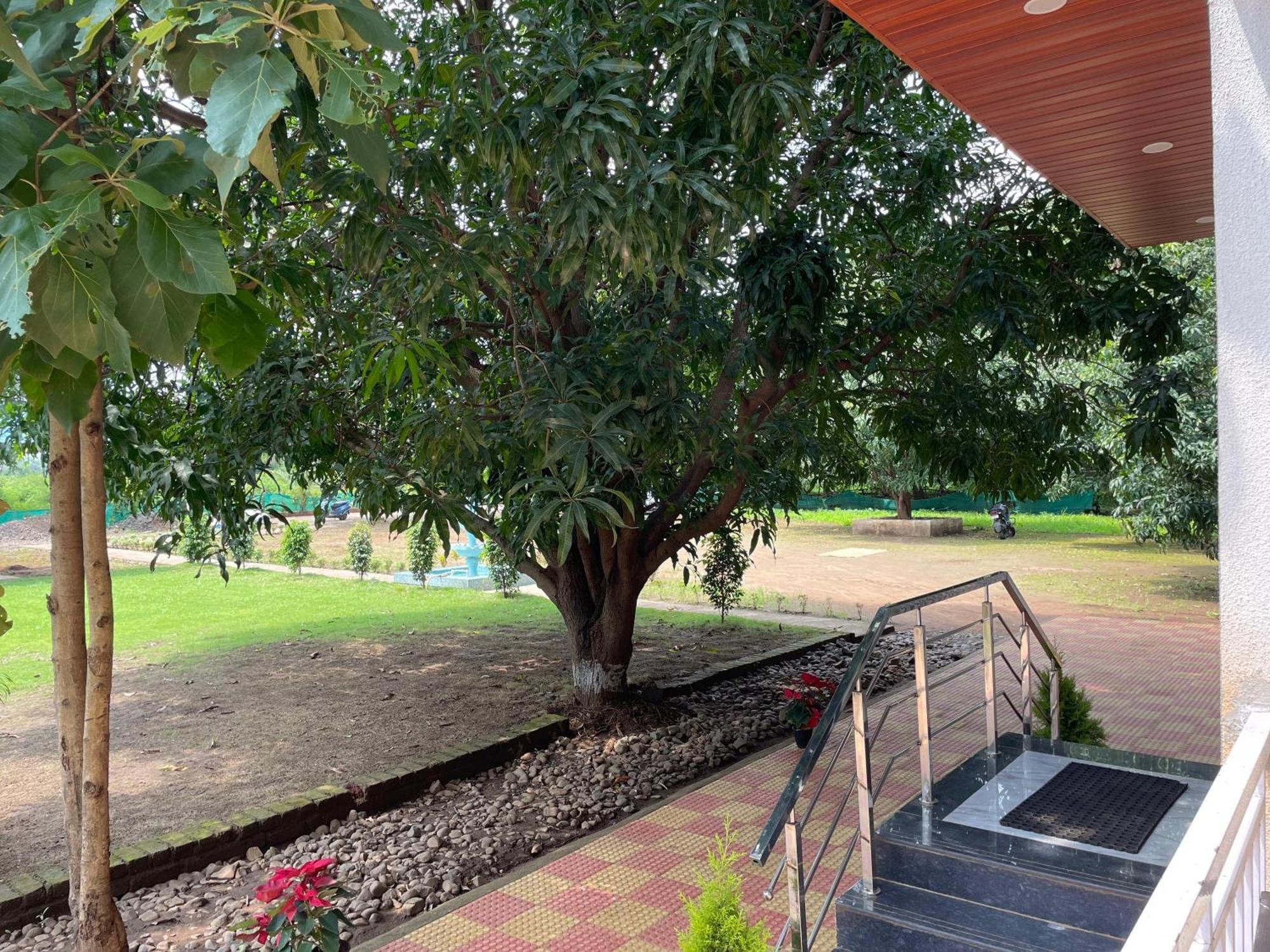 Riverland Farm And Resort Karjat Exteriör bild