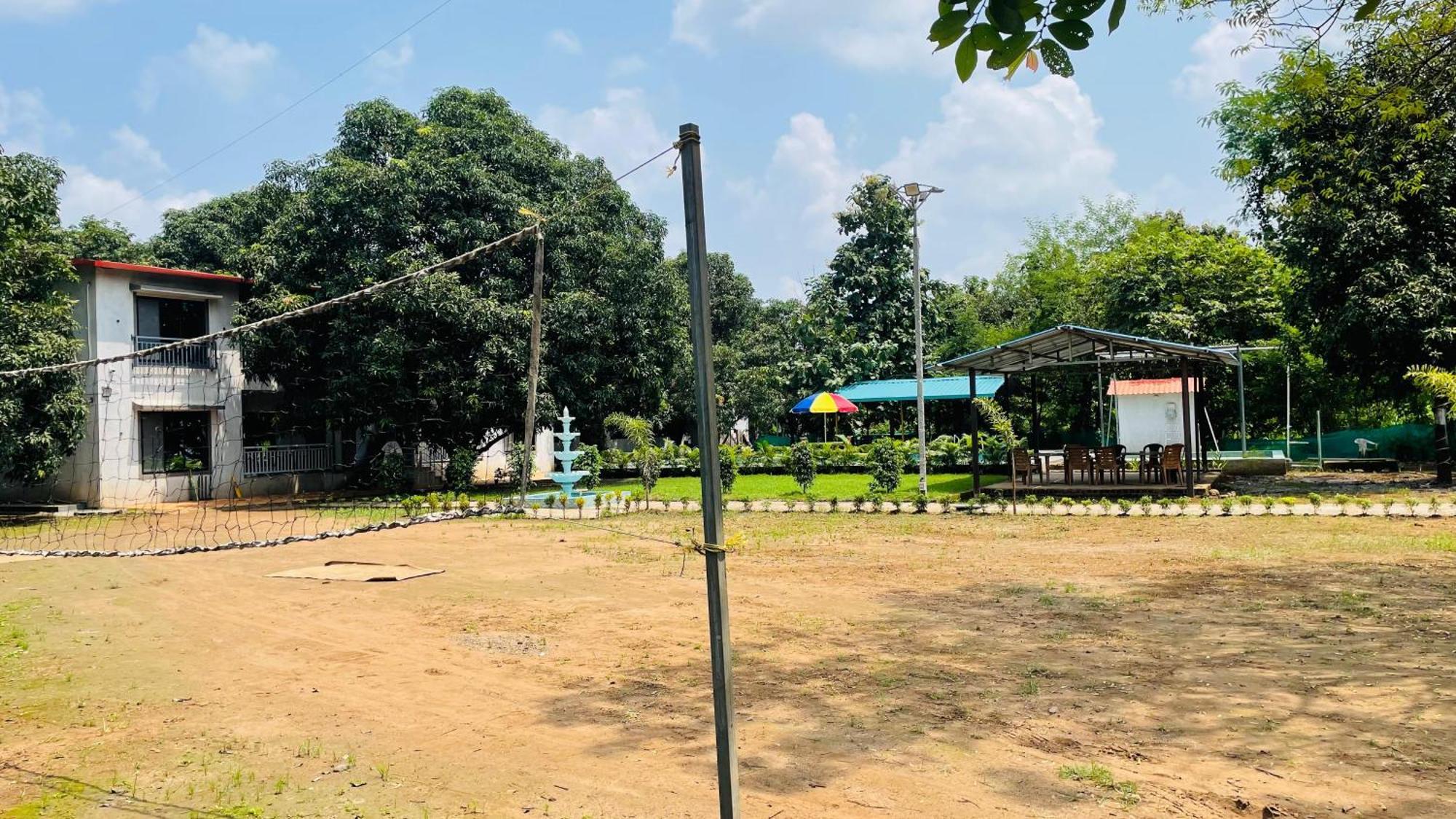 Riverland Farm And Resort Karjat Exteriör bild
