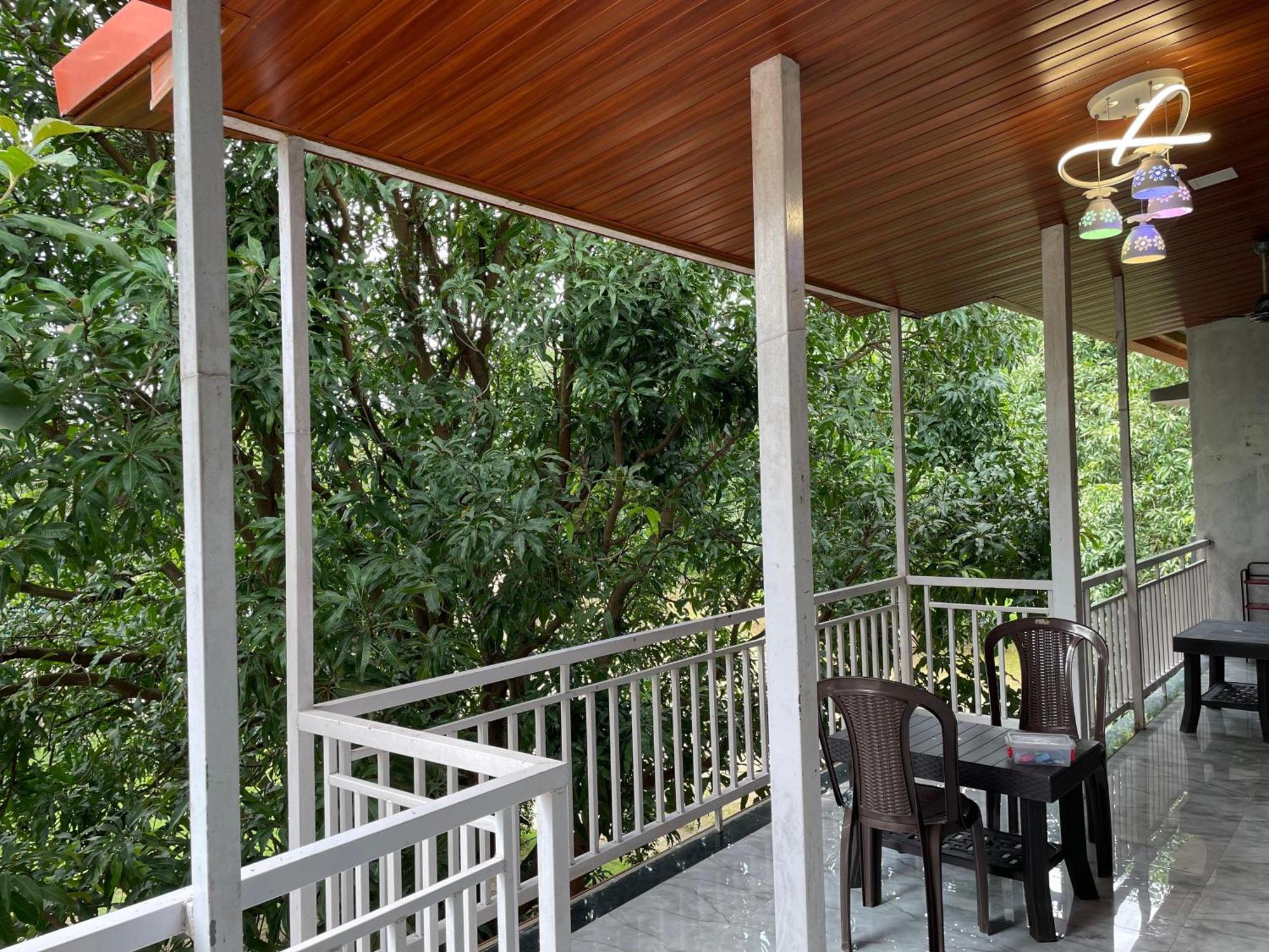 Riverland Farm And Resort Karjat Exteriör bild