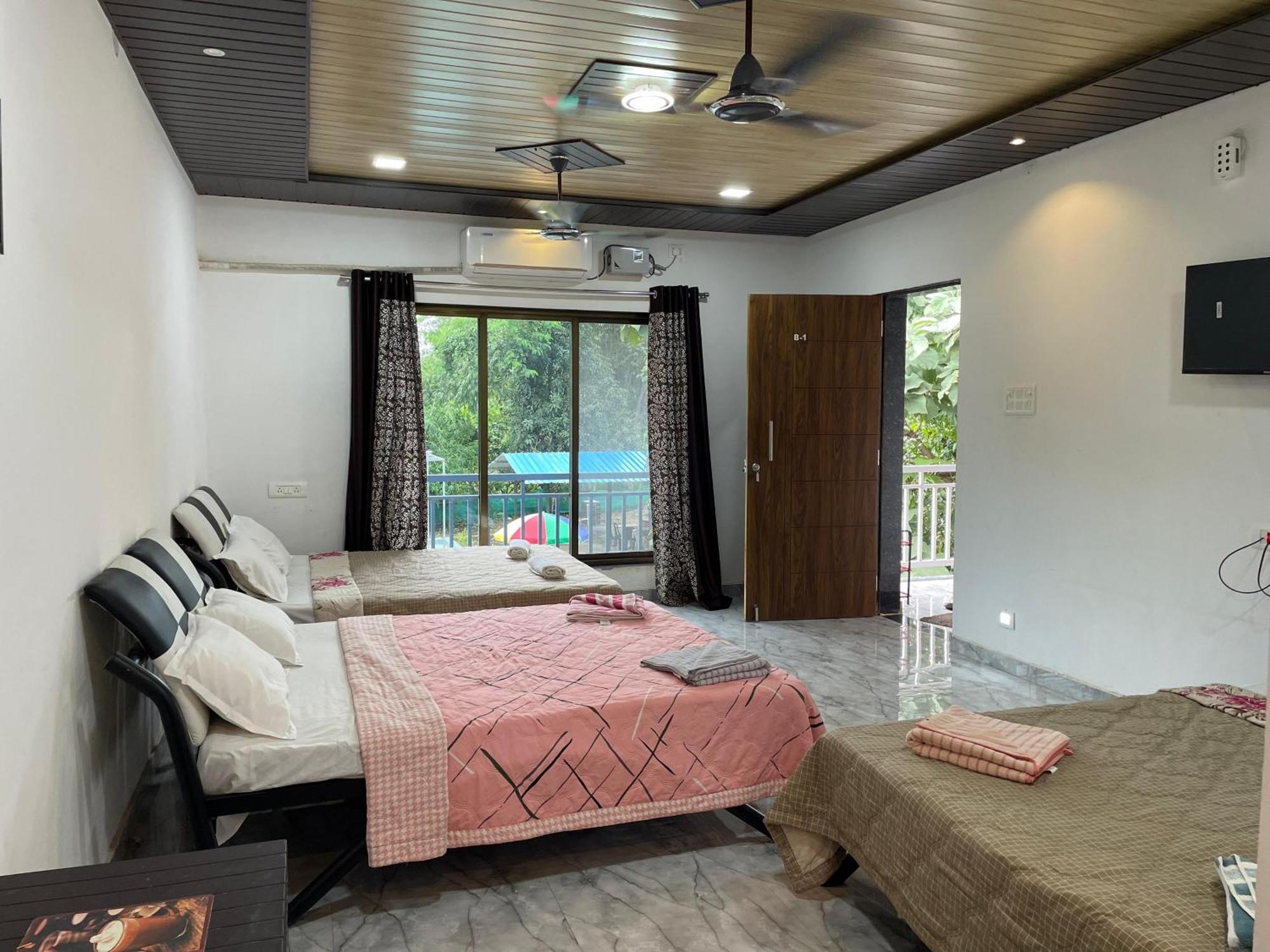 Riverland Farm And Resort Karjat Exteriör bild